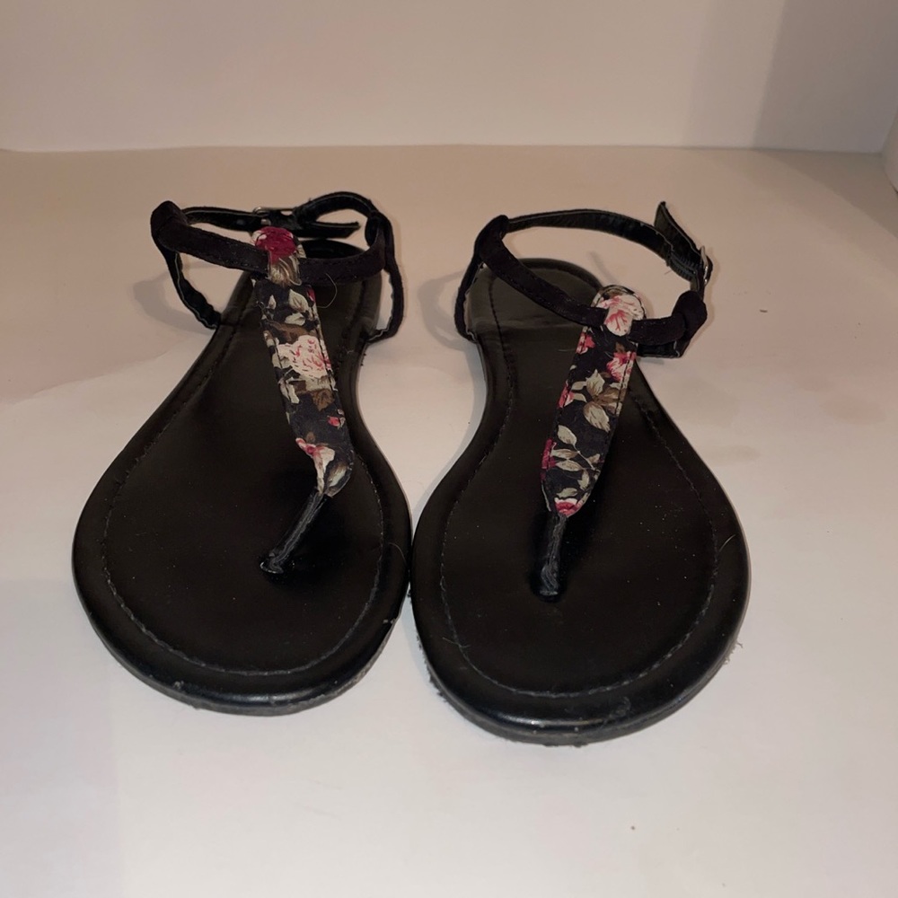 Sandals - Picture 3 of 5